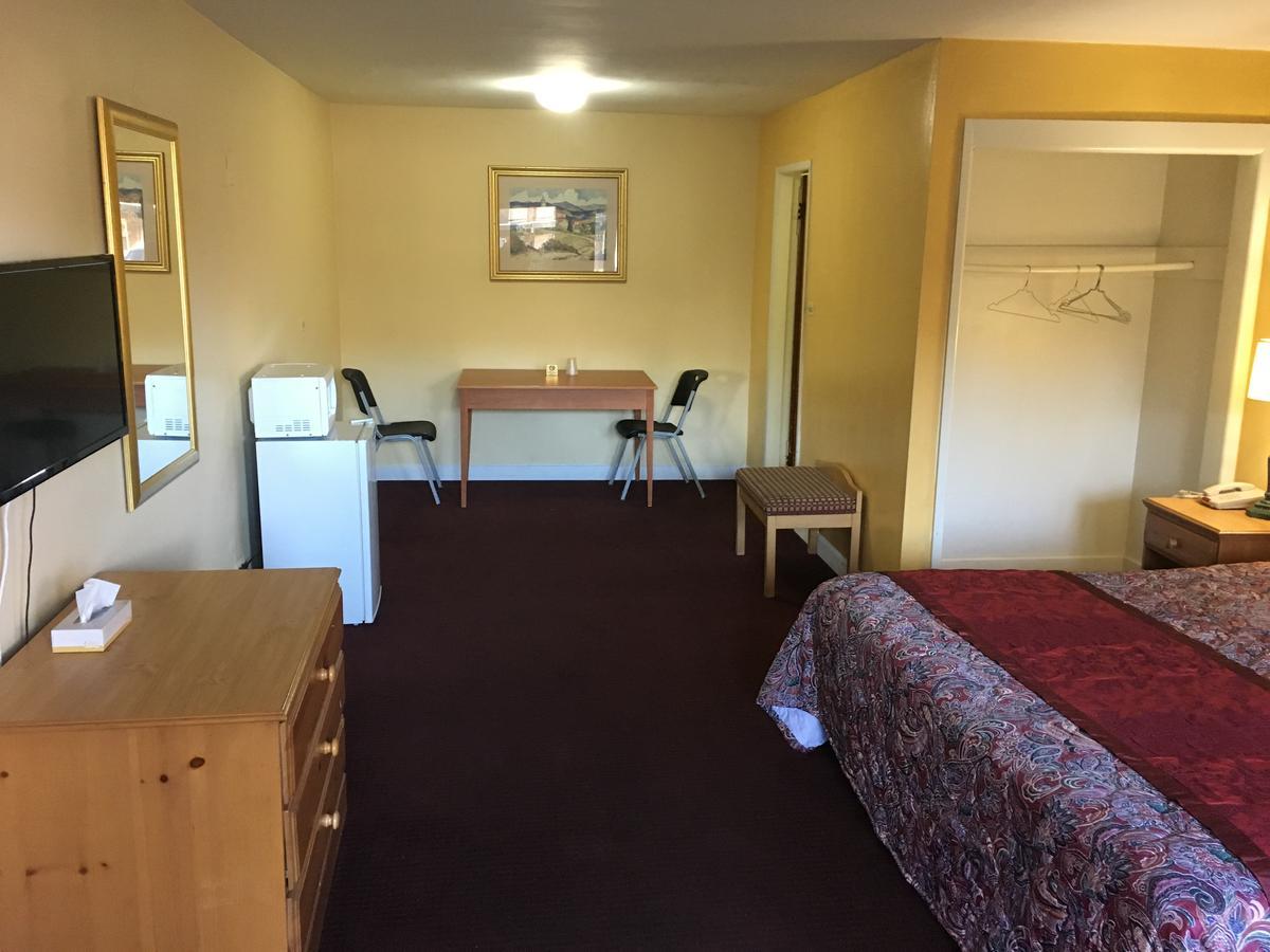 Midway Inn & Suites Оук-Лон Экстерьер фото