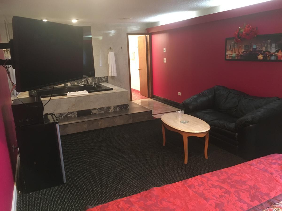 Midway Inn & Suites Оук-Лон Экстерьер фото